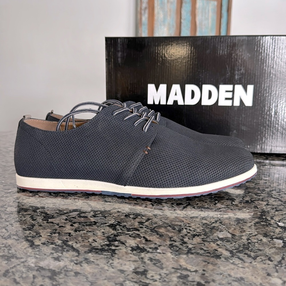 Steve Madden book navy suede NIB 11.5